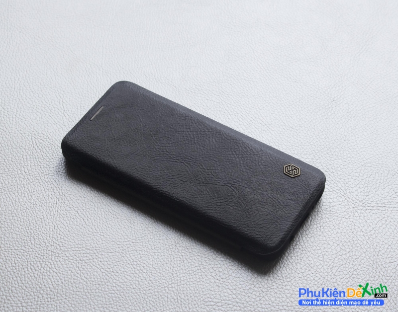 Bao Da Samsung Galaxy S8 Hiệu Nillkin Qin được làm bằng da và nhựa cao cấp polycarbonate khá mỏng nhưng có độ bền cao, cực kỳ sang trọng khi gắn cho chiếc điện thoại của bạn.
